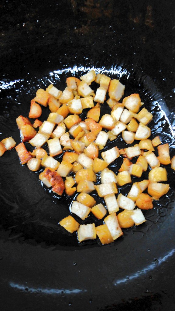 ARROW_TENERE's tweet photo. CGCのVpackチキンナゲットを切り分けじっくりカリカリに揚げ焼きします。
#CGC
#Vpack
#アナタとわたしのCGC https://t.co/VUDMpaRCGW