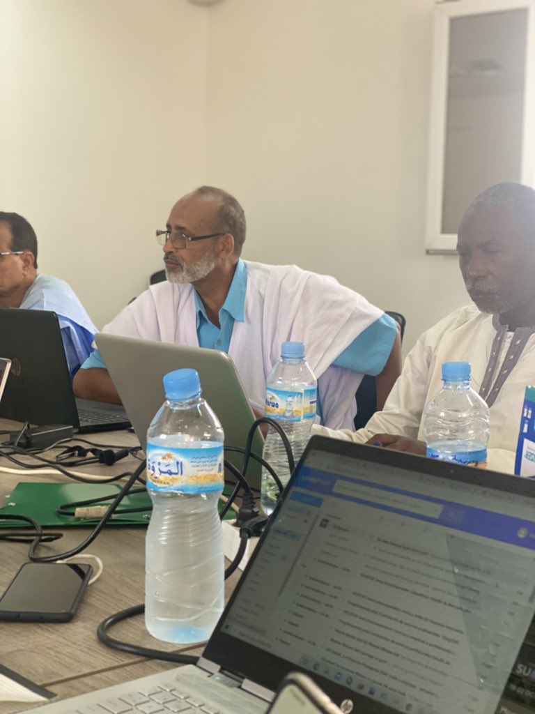 PNBancarguin's tweet photo. Cet atelier a été ouvert par Maître Aly Ould Mohamed Salem, Directeur du PNBA, en Présence de Daf Ould Daf Directeur du Parc National du Diawling  et du personnel des deux institutions. Cet atelier est organisé en partenariat avec le RAMPAO. https://t.co/wLvVC4b7fq