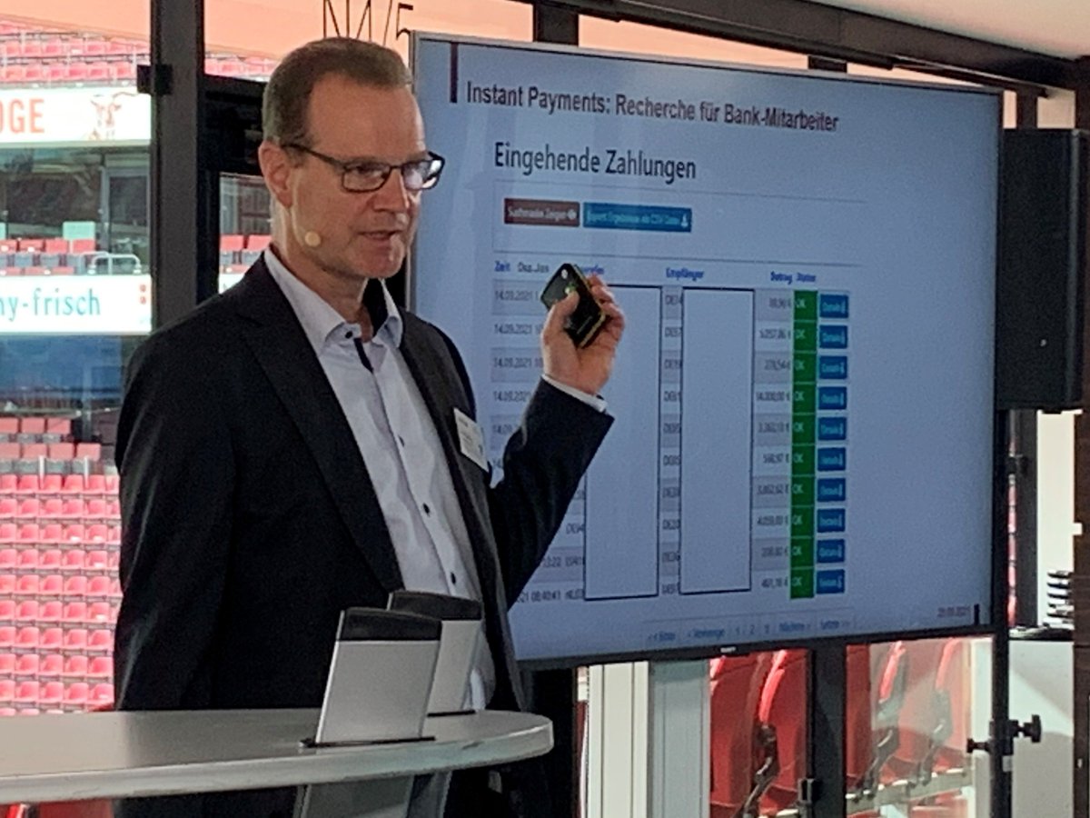 A_U_Kraus's tweet photo. Wie geht es mit #InstantPayment weiter? „Der Ausblick für IP ist sehr gut“, sagt mein Kollege Bernd Dederichs vom #BankVerlag gerade. Die schnelle Überweisung sei z.B. auch für Firmenkunden (über #EBICS) äußerst interessant.
#ZVZukunft2021 #BankVerlag https://t.co/50H7RkMzJf