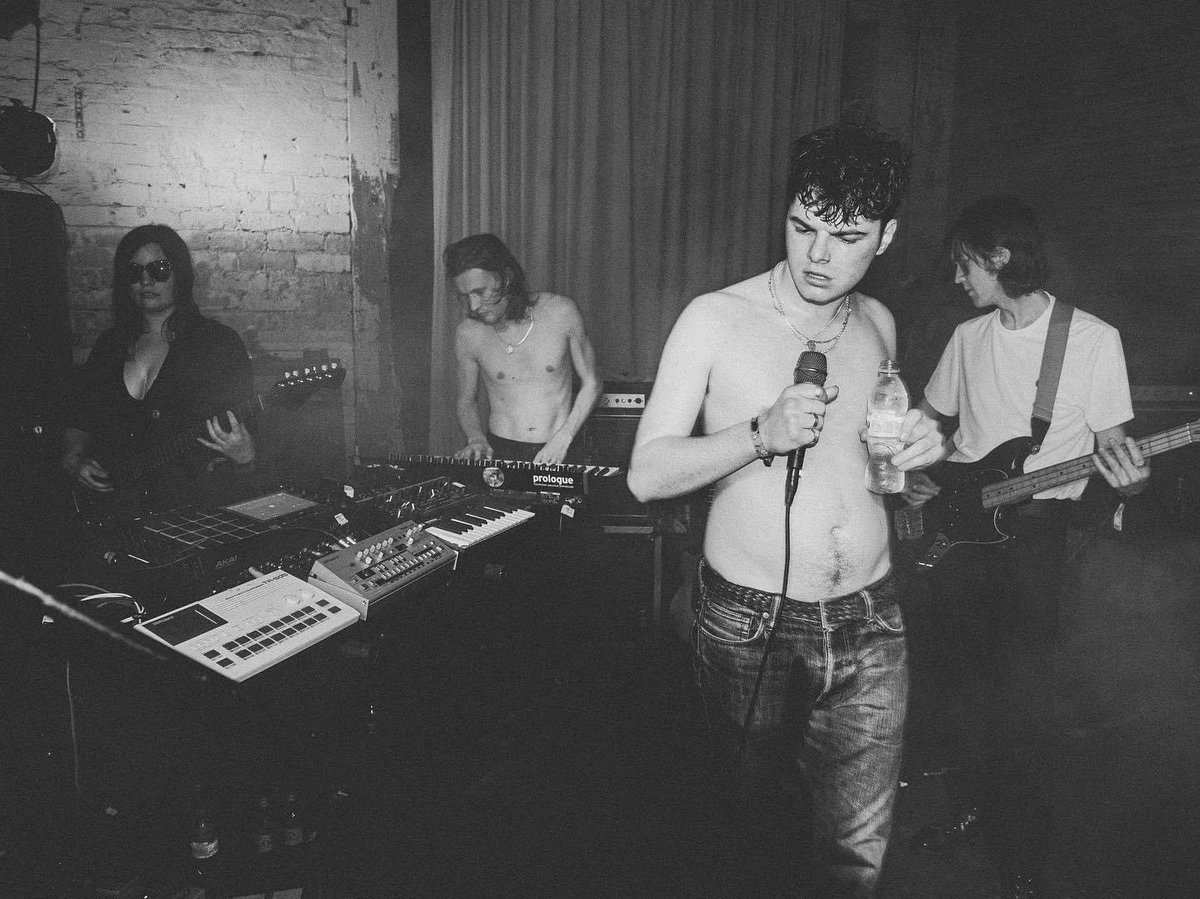 nowwave's tweet photo. EARLIER THIS MONTH @work1ngmensclub PLAYED THE WHITE HOTEL IT WAS POSSIBLY THE BEST SET I’VE EVER SEEN FROM THEM.
IN NOVEMEBER THEY PLAY THEIR BIGGEST MANCHESTER SHOW TO DATE AT @O2RitzManc
TICKETS ARE RUNNING LOW.
#workingmensclub #nowwave #thewhitehotel https://t.co/SRD7r0hb0p