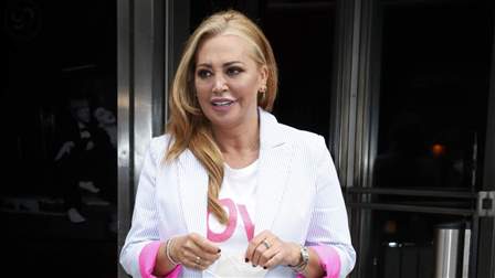 Belén Esteban, SOLA en la boda de Anabel Pantoja. Viajará a La Graciosa sin Miguel Marcos 😲lecturas.com/actualidad/bel…