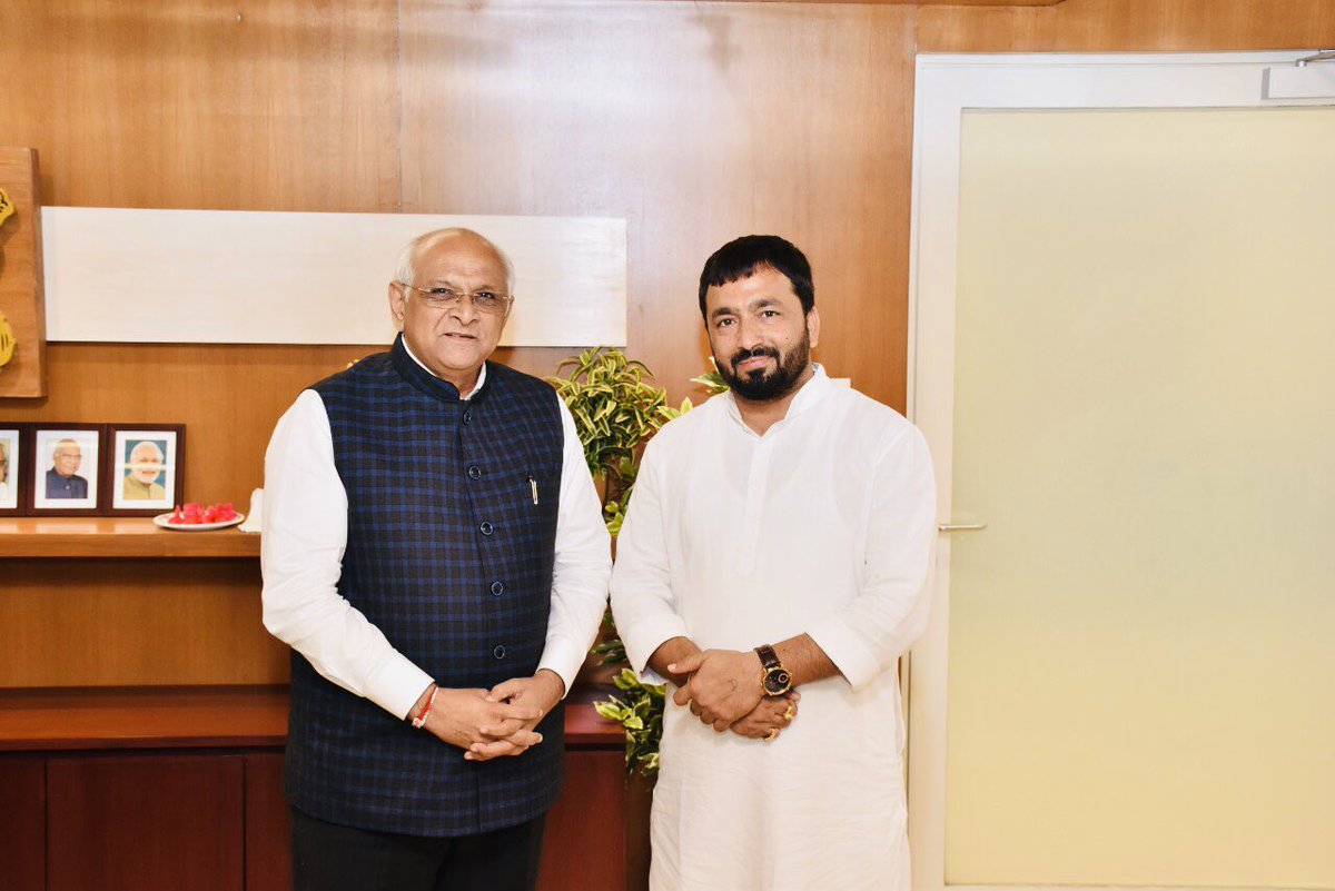 DhavalDaveBJP's tweet photo. गुजरात के मुख्यमंत्री श्री भूपेन्द्रभाई पटेल से आज शुभेच्छा मुलाक़ात हुई https://t.co/WXw3xDK5L4