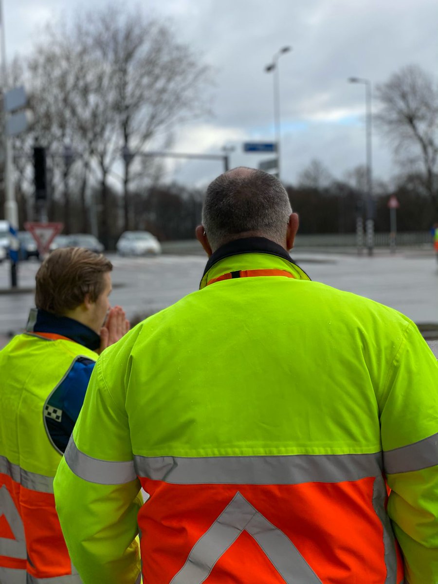 Wilt u op korte termijn nog iemand opleiden tot verkeersregelaar? Dit kan op:

Theoriecursus: 5 oktober 2021 in Amsterdam

Praktijkcursus: 6 &amp; 7 oktober 2021 in Uithoorn

Van harte welkom!

#cursus #verkeersgelaar #Amsterdam #Uithoorn