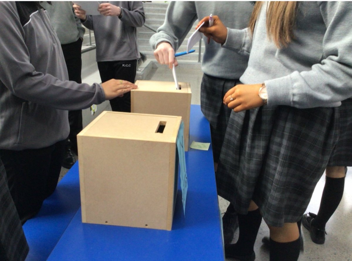OideAmyC's tweet photo. Student Council 2021/2022 Ballot Day is taking place today in @Kingswoodcc16 📮 Best of Luck to all the candidates running for election 🗣 https://t.co/kVTAzu2Fvl