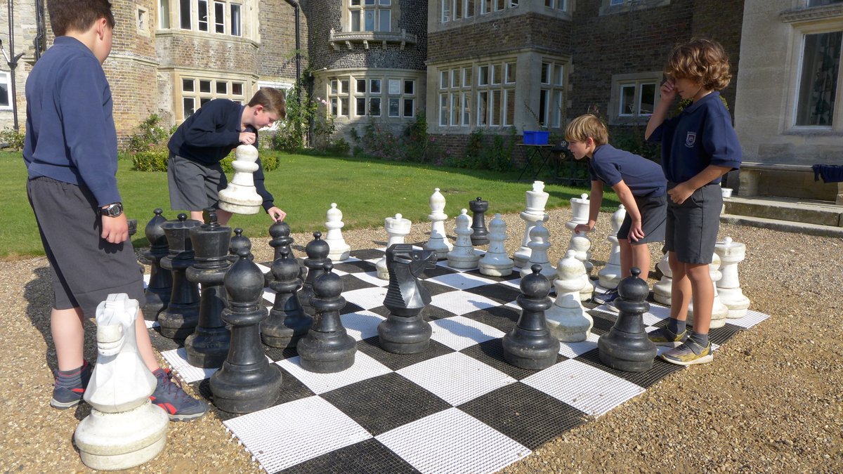 Enjoying the Autumn sunshine at breaktimes.
#HealthyLiving #IamNorthbournePark