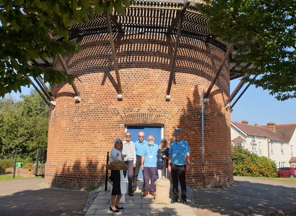 RochfordDC's tweet photo. Rayleigh Windmill played host to the Chairman of Rochford District Council, Cllr Julie Gooding, to celebrate the successful re-opening of the famous landmark as a visitor attraction.

Click here to read on: https://t.co/fDIzxEz297

#RayleighWindmill https://t.co/8yIVx6mLwg