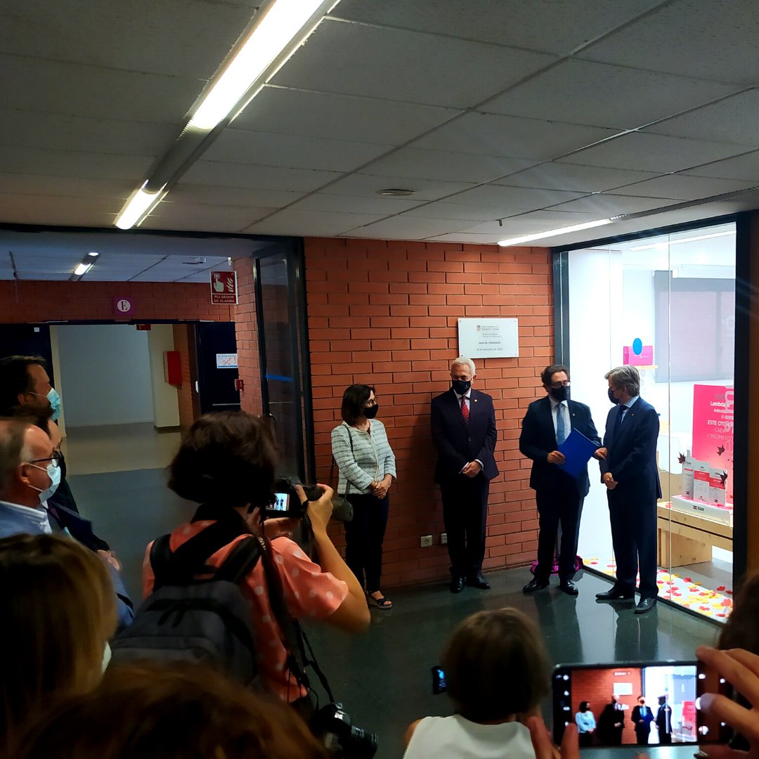 Farmacia_UB's tweet photo. Avui hem inaugurat la nova aula de simulació de la Facultat
#auladesimulacio #unibarcelona #craifcca #fedefarma #fede_al_dia #rectorUB https://t.co/NPQpw6Tidt