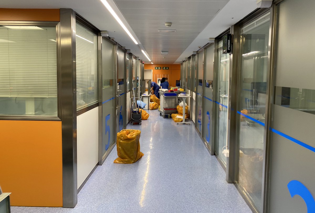 20 mesos i 550 malalts crítics després, a la Unitat de Vigilància Intensiva Respiratòria del <a href="/hospitalclinic/">Hospital Clínic</a> #UVIR deixem de ser  #COVID19. Moltes gràcies a tot el personal de l’unitat pel gran esforç realizat. I molts ànims als companys de l’#AVI, darrera UCI Covid del #CLÍNIC