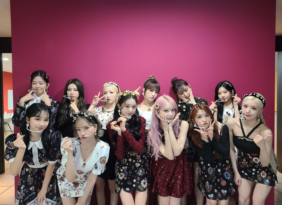 chaewon_ooove's tweet photo. IZ*ONEって衣装のセンス爆発してたよね🤍衣装さんも凄いし、毎回それを当たり前のように完璧に着こなすズワンちゃんたちも凄い。は〜、会いたい🥲🥲 https://t.co/vvbeC1gSiq