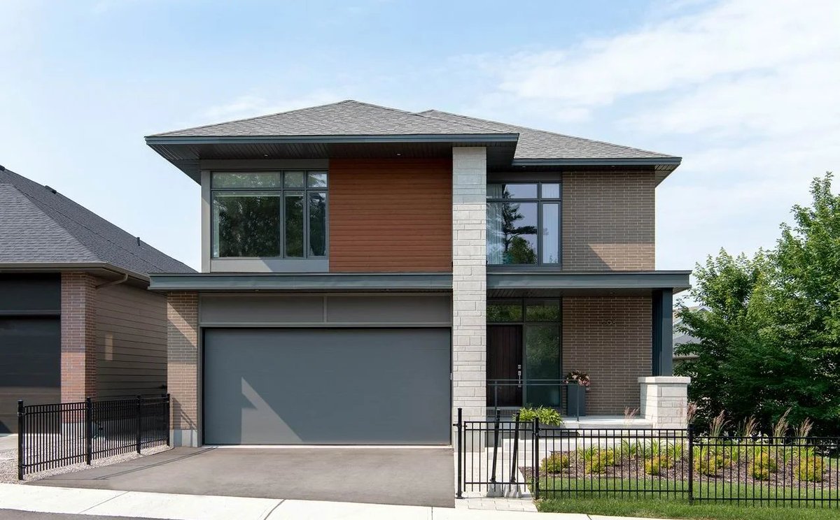 Take a tour of the latest @uniform_homes model home at Richardson Ridge, the Hillcrest: bit.ly/39IIpa3
#Ottawa #newhomes