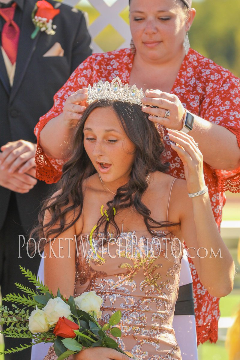 PocketWPhoto's tweet photo. Good Morning! Congratulations to the entire Dover-Eyota Homecoming Court! Photos from the coronation are up! https://t.co/HODdJDTIBI #deeagles https://t.co/BygJpq6mjS
