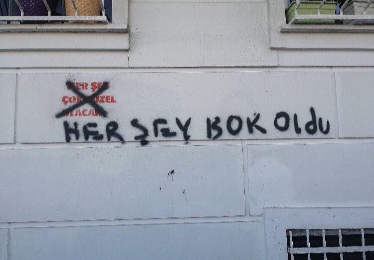 Çabuk herkes buraya baksın. İstanbul’u gezerken bakın ne gördüm.