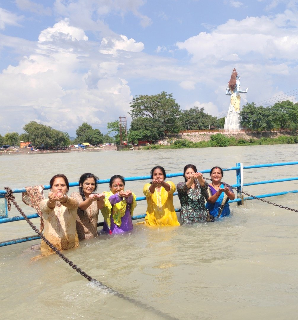 VanathiBJP's tweet photo. Took a dip in Holy Ganga River at Haridwar. Also, Prayed at Chandi Devi Maa Temple at Haridwar for safety, welfare and happiness of all. Feel blessed and energised. https://t.co/gPjyqlQsIE
