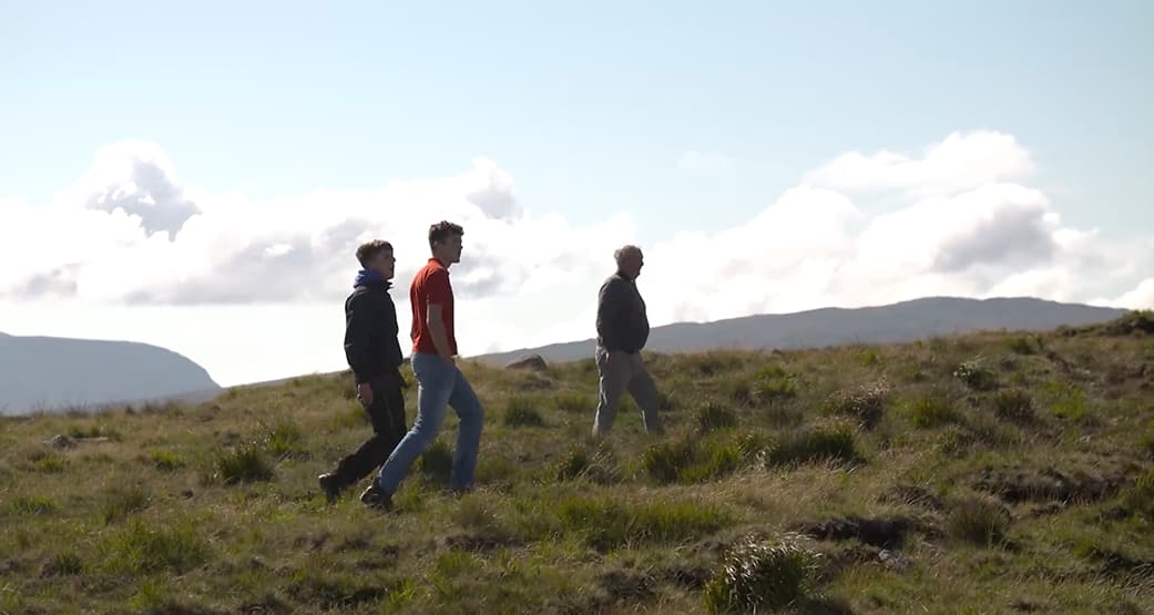teagasc's tweet photo. On this week’s #OviCast, Ciarán Lynch heads to Westport in Co. Mayo where he was joined by Tom Gill and Teagasc Advisor John Noonan to find out more about Olas Hill Farms. Listen here: https://t.co/t6eQGMhVa4 @TeagascSheep https://t.co/RdrqZ2ShNh