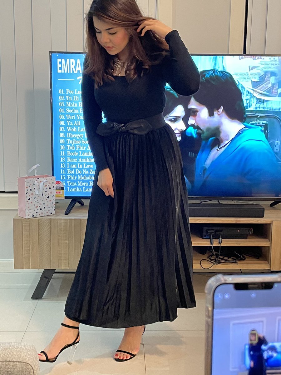 rushna_k's tweet photo. 🖤🖤 https://t.co/Z7c0AQO8xC