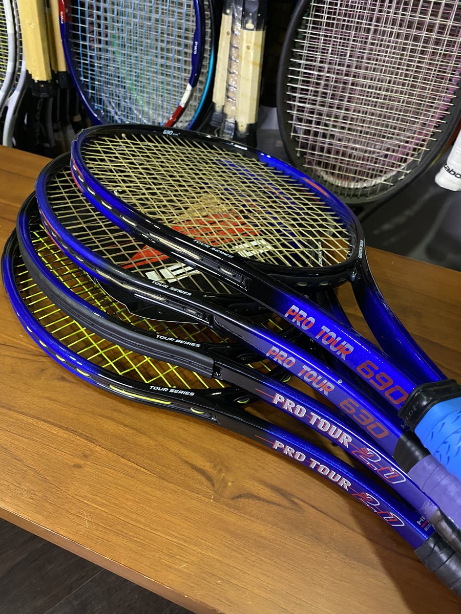 All_That_Racket's tweet photo. Always wondered how the HEAD Tennis Pro Tour 2.0 will feel/play “with” &amp; “without” capped grommets! Looks like I’ll have my answer during my next play test!

#headtennis #headtennis_official #headtennisofficial #headprotour #headprotour630 #headprotour690 #allthatracket https://t.co/0X3BcJzsAz