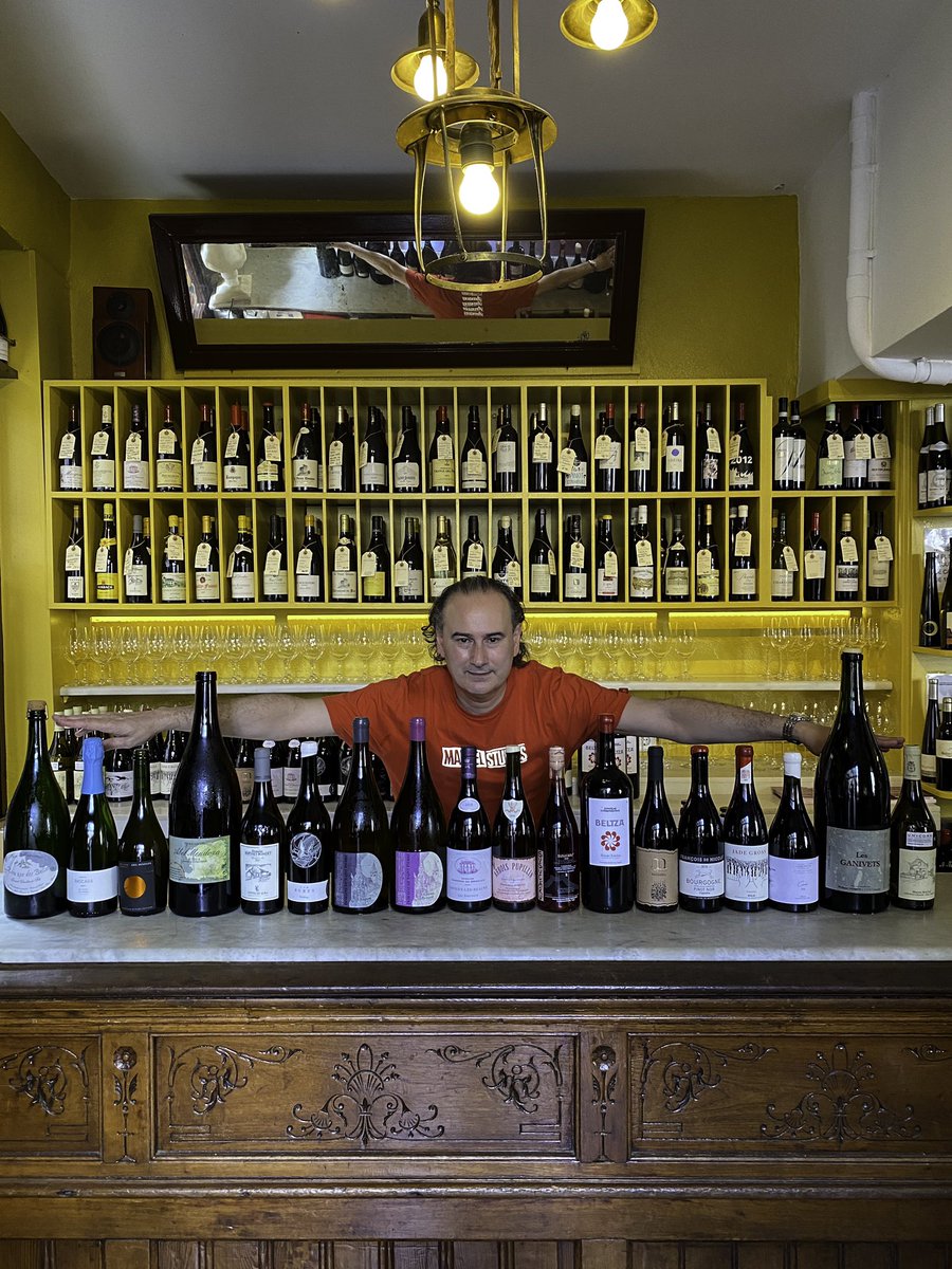 Andrés Conde (Bodega Cigaleña) estrena la primera función del Sommelier Invitado con esta magnífica selección de vinos. Solo hoy en La Vinya del Senyor.
