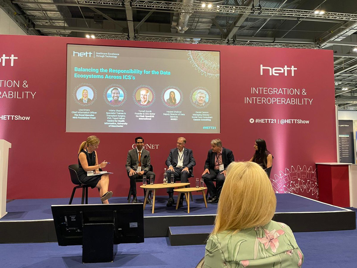 ConyersRebecca's tweet photo. @NHSHarj Deputy Director, Data Services - talking about the benefits of the NHS COVID-19 Data Store for driving data driven decisions #datanotdates #datasaveslives #futureNHS #HETT21 https://t.co/gT4P5zGJog
