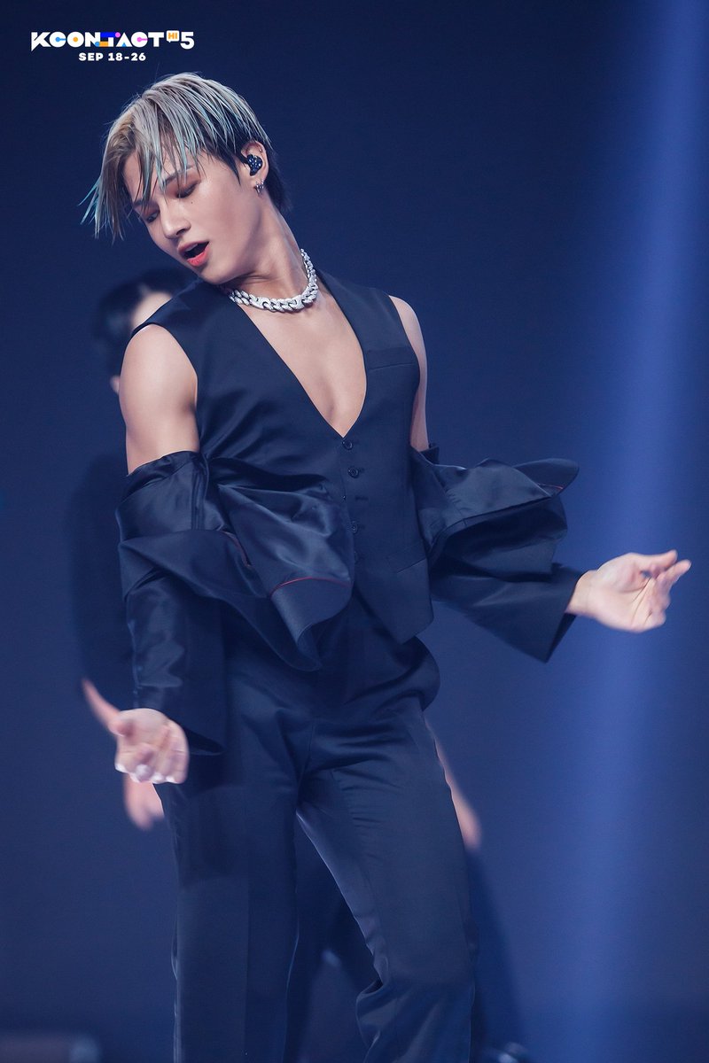 ︎Eunseok. tweet media