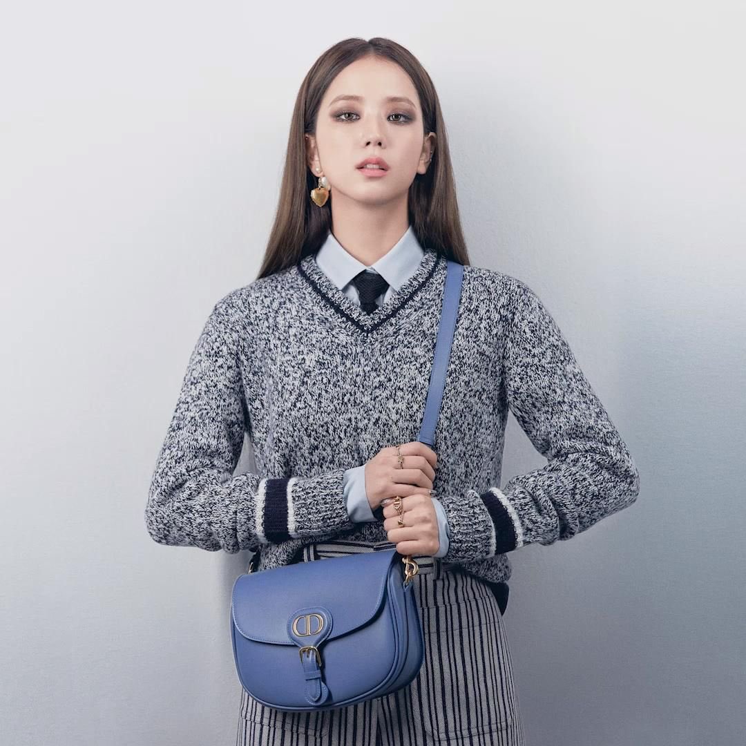BBU_BLACKPINK's tweet photo. Let’s show @dior JISOO’s power! Trend higher BLINKs! 

JISOO AT DIOR SHOW
#JISOO_DiorParisFw @BLACKPINK https://t.co/MCrHS4fqjy