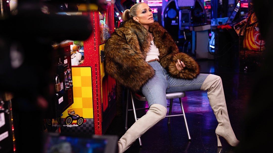 BTS #JLoJenniferLopez #HitPlay ▶️ <a href="/dsw_us/">DSW Designer Shoe Warehouse</a> dsw.com/jlo 📸: <a href="/AnaCarba15/">Ana Carballosa</a>