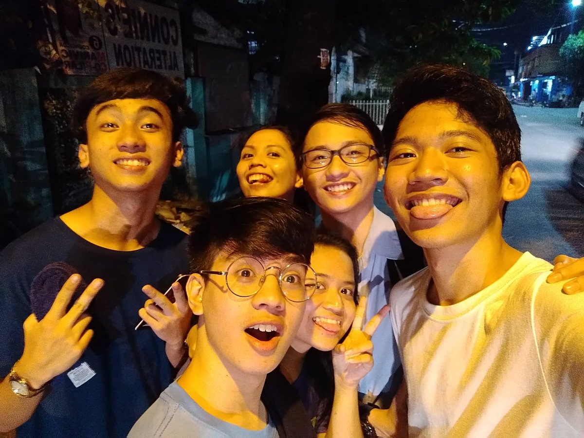 SunshineReyes__'s tweet photo. #ThrowBackToSchool
Miss ko gumora sa kung saan-saan after class!
I join the UP Community in fighting back against the Php 1.3B Budget Cut to the university. Rechannel military funds to education to pave way for safe reopening of classes!
#NoToUPBudgetCut #LigtasNaBalikEskwela https://t.co/dYSZMLIWrT
