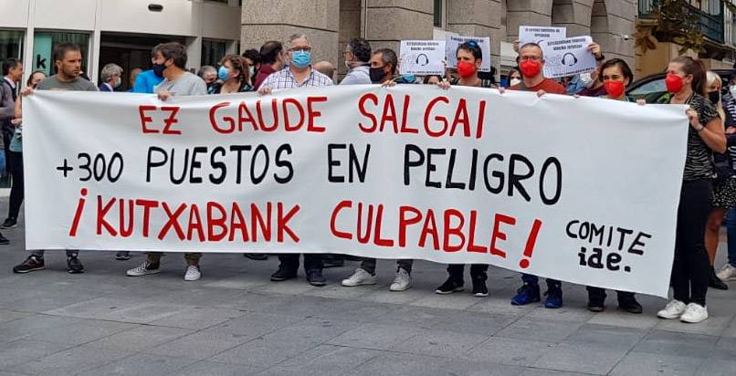 CCOO en Informática de Euskadi, de las #300deIDE, agradece a las  personas delegadas de <a href="/zerbitzuakccoo/">Zerbitzuak CCOO</a> en el sector #TIC y <a href="/Kutxabank/">Kutxabank</a> su participación en la concentración de hoy en defensa de sus empleos y condiciones
