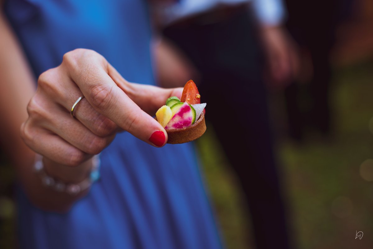 MaisonMonblanc's tweet photo. Vous souhaitez organiser le baptême de votre petit dernier, les fiançailles de votre ainée, l'anniversaire d'un proche, un diner intime et convivial? Nos équipes sont dévouées pour vous régaler lors de vos moments d'exception en famille et entre amis tout au long de l'année. https://t.co/vDwPMOJWXZ