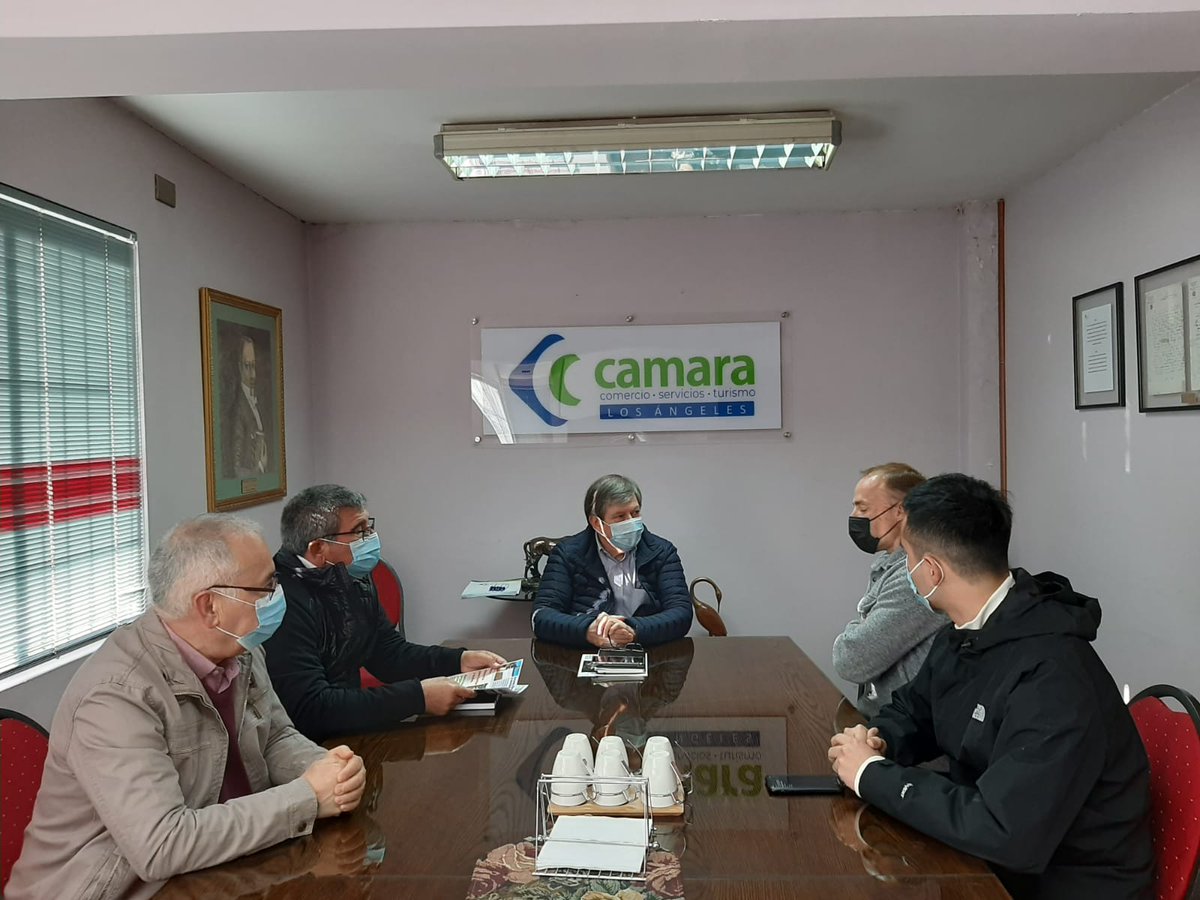 PuntoInfoCL's tweet photo. El Directorio de la Cámara de Comercio, Servicios y Turismo de Los Ángeles A.G., recibió en su sede gremial, al candidato a Senador  Sebastián Keitel.  https://t.co/3eWkoOXb0E 
@Sebastiankeite1 #senado #biobio https://t.co/xpK1wETPq5