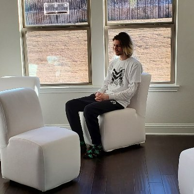 ProsDoingThings's tweet photo. 📷 @poomelol having an existential crisis. https://t.co/fGl0v4iIsJ