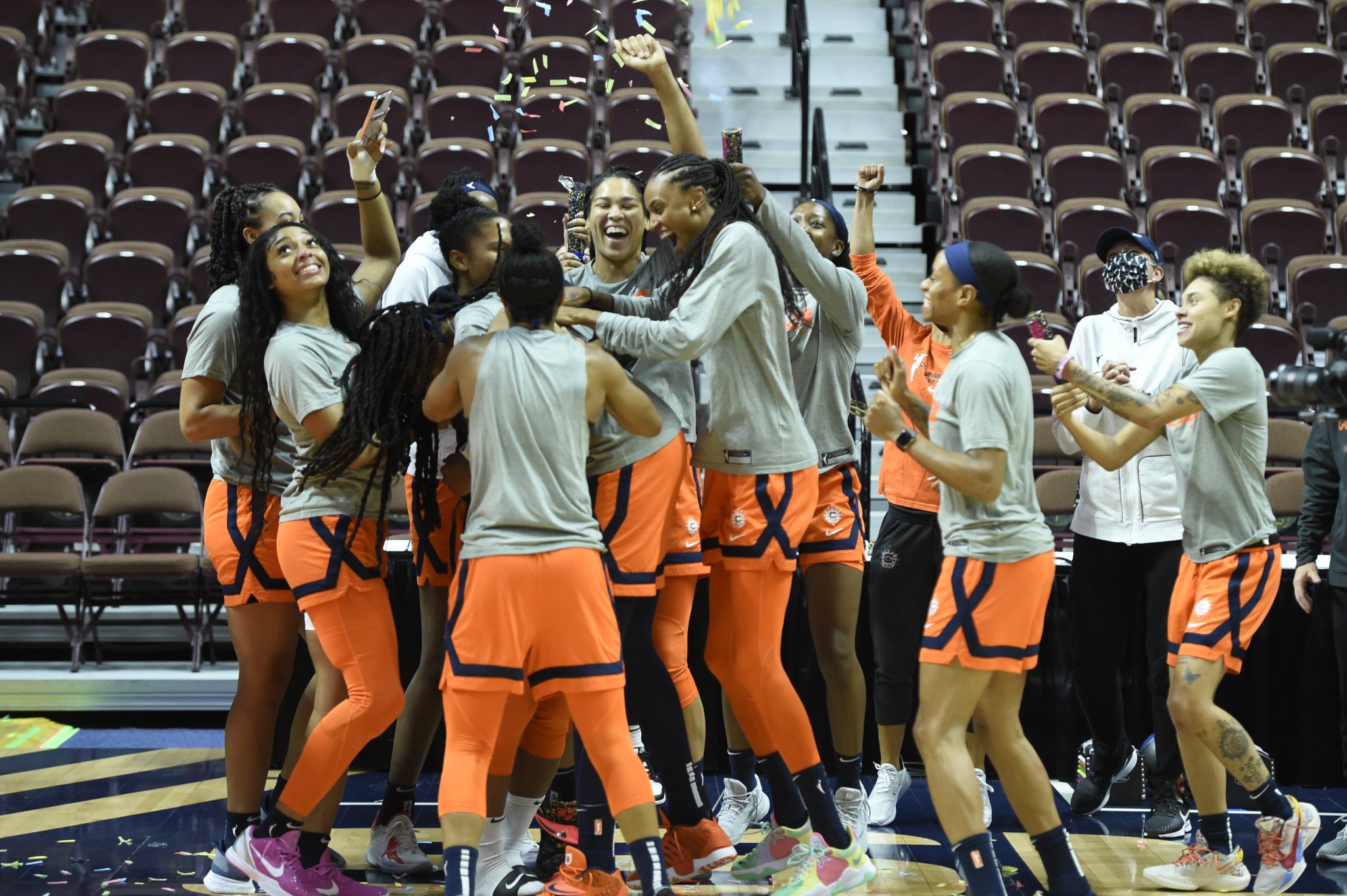 WNBA on Twitter "Soak it in 🎉 🏆 2021 WNBA MVP jus242 🏆 2021 WNBA