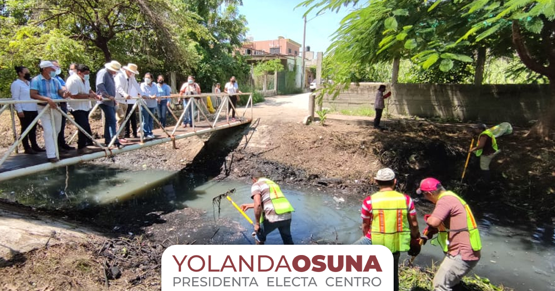 YolandaOsunaH's tweet photo. Para prevenir posibles encharcamientos y anegaciones en temporada de lluvias gestioné, ante el Gobierno del Estado, el desazolve de diversos drenes del municipio. Este día acompaño al gobernador @cmmerino en la supervisión de avances de las acciones. https://t.co/tKG6snlstf