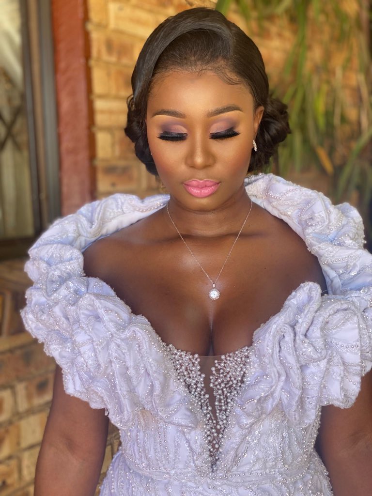 makeupbybonolo's tweet photo. weddings are sooo cute….
this passed weekend was a blast!!
#shembe #MyPersonGotMarriedKaWeekend 
Bride : Lungile https://t.co/af1LYEC5fj