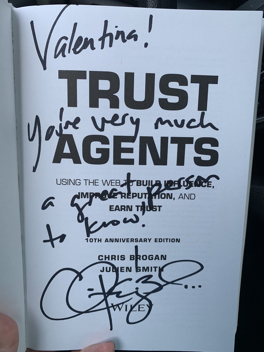 EquineValentina's tweet photo. Thank you @kerrygorgone for sending me @chrisbrogan’s 10th Anniversary Edition of his New York Times Bestseller, #TrustAgents! I can’t wait to start it tonight while girls are at @GirlScoutCSA meeting! I was literally heading to a book store before opened my mailbox. https://t.co/UMHFQtNv09