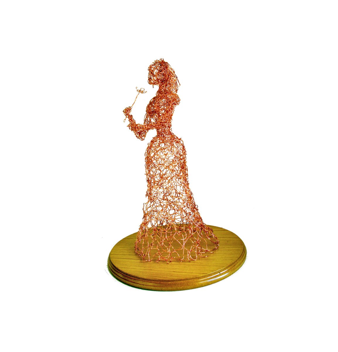 mamomi_i's tweet image. extremely long pieces of wire that slowly get smaller. Also starting at one point, developing the artwork to the conclusion.
#psychogeography #viralart #IainSinclair #flaneur #film making #Pandemic art #inclusive art #audioartist #wiresculpture #touchableartwork #copperwire
Lynn