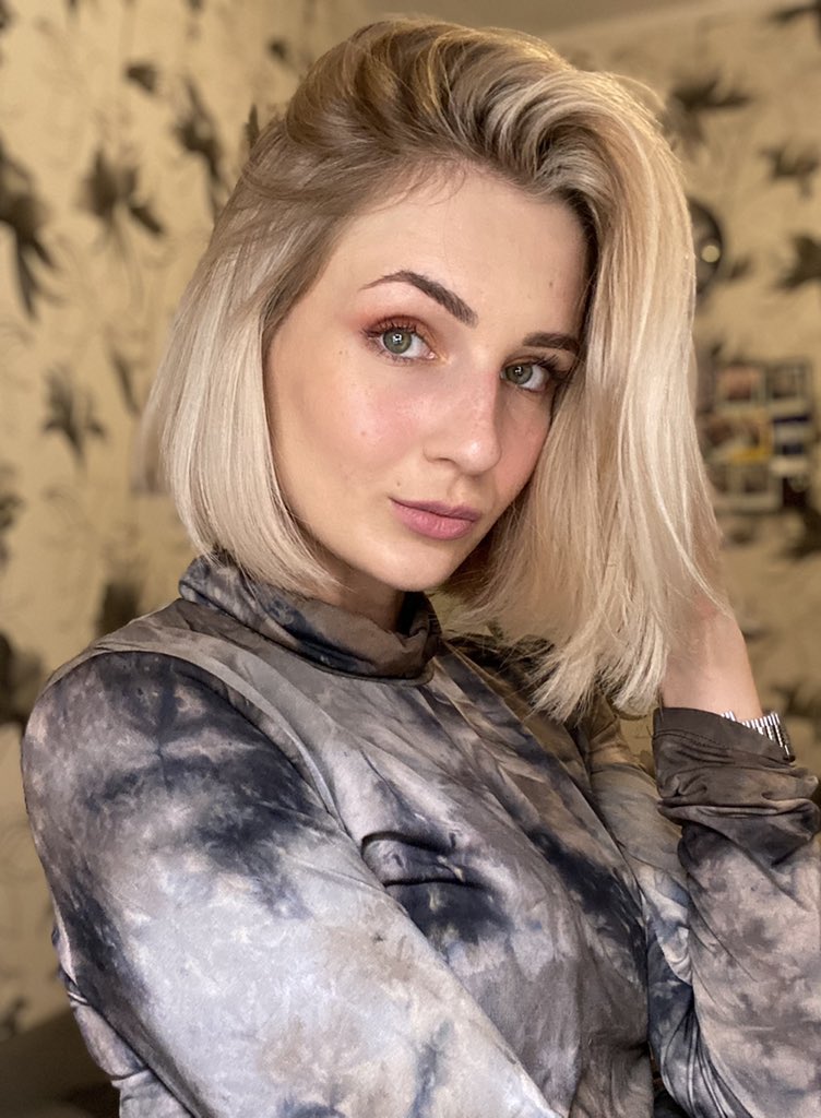 meatrainbow's tweet photo. Выпила https://t.co/SoQjAuUbKt