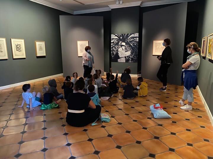 CiaisCecile's tweet photo. Médiation enrichissante pour les élèves au Musée de Vence autour de Matisse comme des expositions temporaires @DAAC_nice @AcademieNice https://t.co/93AaBSh42A