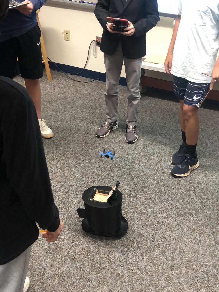 Middlebrook8Red's tweet photo. The #odyssey of life so far for the #8Red students can be expressed in so many various ways. We are enjoying our Viewing Day today and celebrating our different experiences and ways of expressing ourselves. #wilyonwayct #middlebrookway #weare8R https://t.co/KWAHLiUWZL