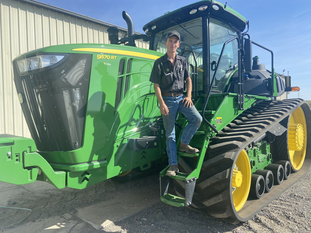 PVESethScott's tweet photo. Cole, a first year graduate of JD tech program @SCCNeb just installed 3-points on three 9570RT tractors. Crazy how Cole has progressed in 6 months @PVEQUIP https://t.co/mOYS5IYj3U