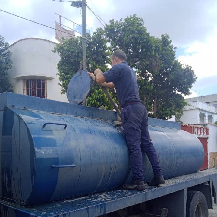 Hoy  28/9/2021 <a href="/CasaTriaje/">INASS-CasaTriaje</a>  recibe cisterna del IVSS  canalizado por Sargento Morales Sede Central **INASS* para llenado de 2 tanques delanteros para calidad de vida de las y los adultos mayores.