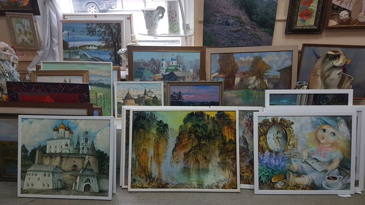 Ivlev_Ilya's tweet photo. Today I went to @IgorIvanyukart workshop with @TenySerg and afterwards went to the Pskov Art Salon 🤙
Everyone said hello to the Metaverse 😆👋

#Painting #NFTCommmunity #Foundation #NFT https://t.co/LvGsvY859s