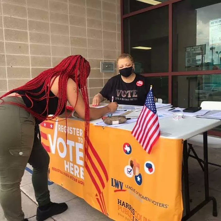 AKOmega1928's tweet photo. Our chapter president Cherise is making sure voters are registered for the upcoming elections with the League of Women Voters
#BacktotheBallotBox
#NationalVoterRegistrationDay
#AKA1908
#WeAreSouthCentral
#AKOmega1928
#ServiceandSisterhood
#Excellence https://t.co/WsrNK32piE