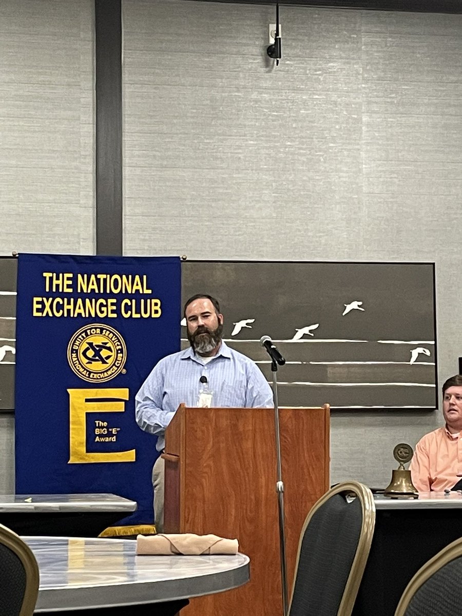 melanieluckey's tweet photo. Thanks Billy Gordon @STEMC_TN for speaking to @JacksonExchange about rural broadband #madisonco #jacksontn https://t.co/AYUKKp6w9e