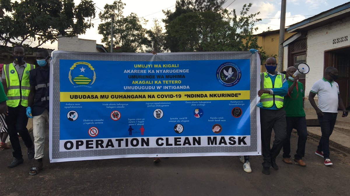 Teterocell's tweet photo. Uyu munsi muri #operationcovidfree @Teterocell hatangijwe Ubukangurambaga bwiswe “ISUKU Y’AGAPFUKAMUNWA” Cg“#OperationCleanMask” igamije gukangurira abaturage kwambara agapfukamunwa gafite isuku @RwandaLocalGov @gatjmv @CityofKigali @PudenceR @Rwandapolice @Nyarugenge https://t.co/mpuPQKWdDA