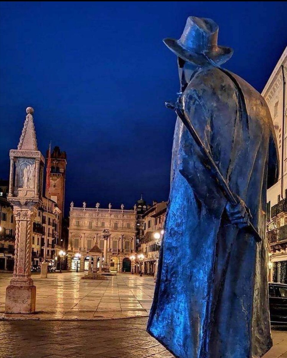 amaveronags1's tweet photo. #veronadisera
El guardian de la piassa
#verona #veneto #piazzaErbe https://t.co/8FlAaMwltk