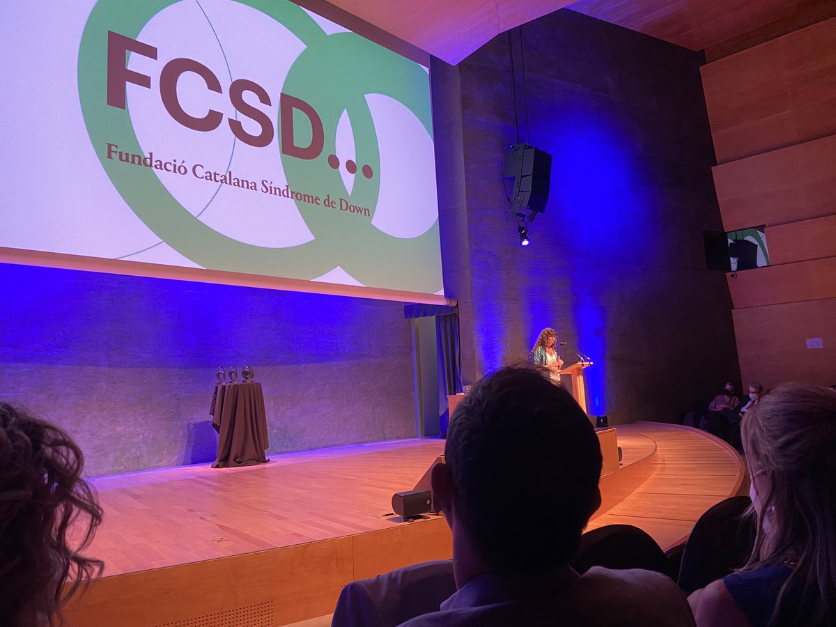 infermerescat's tweet photo. @trifermed #awards Katy Trias i Montserrat Vilarrasa recullen el merescut premi a la @FCSDown que posa en valor la iniciativa de les famílies, decisives per l’avanç de la ciència i, també, la legislació.

#InfermeresCCIIC @COIBarcelona @COIGIrona @InfLleidaCOILL @codita_tgn https://t.co/HAWx8SMZdc
