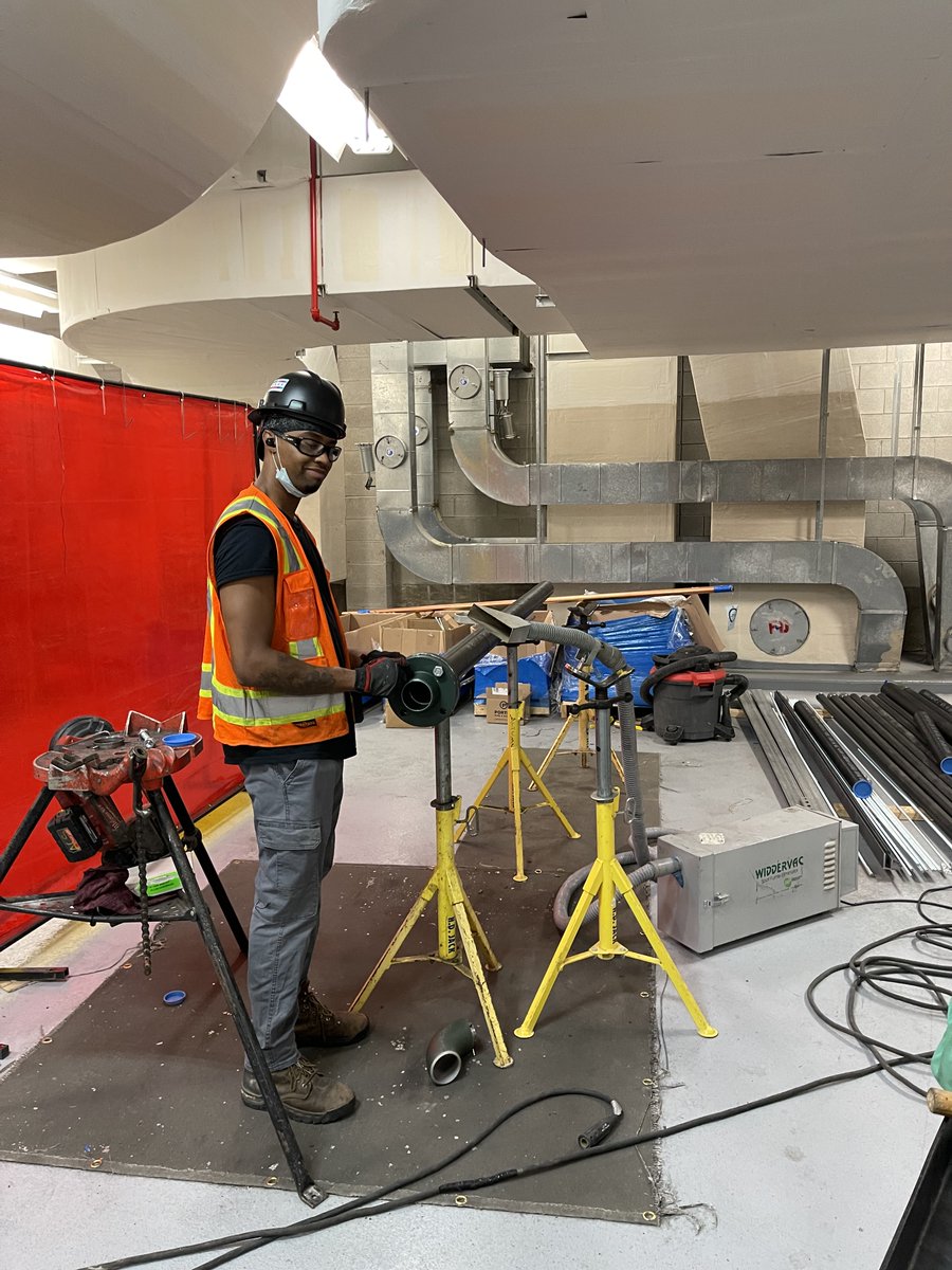 AutumnCONSTR's tweet image. Work continues at ORD Terminal 5. Autumn is replacing cooling coils and piping systems for 38 existing air handling units.

Plan the Work. Work the Plan. Build the Best.
#mechanicalpiping #mechanicalcontractor #construction #pipingengineering