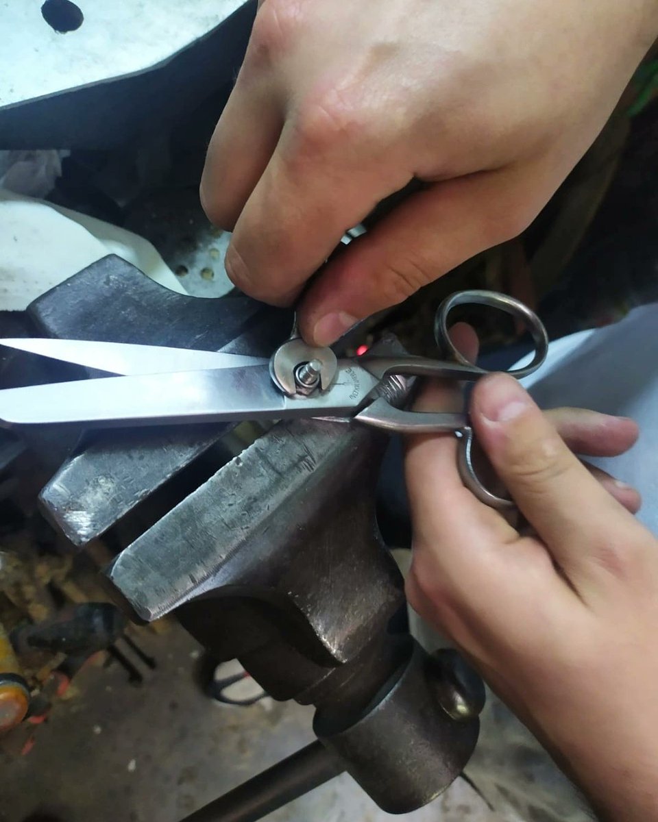 Cookiru3's tweet image. 🔥 ¡Seguimos trabajando para ofreceros nuevos puntos de #afilado en el #VallèsOriental!

✌🏼 ¡Pronto recibiréis noticias nuestras!

👉🏼 ¿Tienes una ferreteria, taller de costura o negocio vinculado con herramientas de corte? 😉 ¡Tenemos los DM abiertos y buscamos colaboraciones!