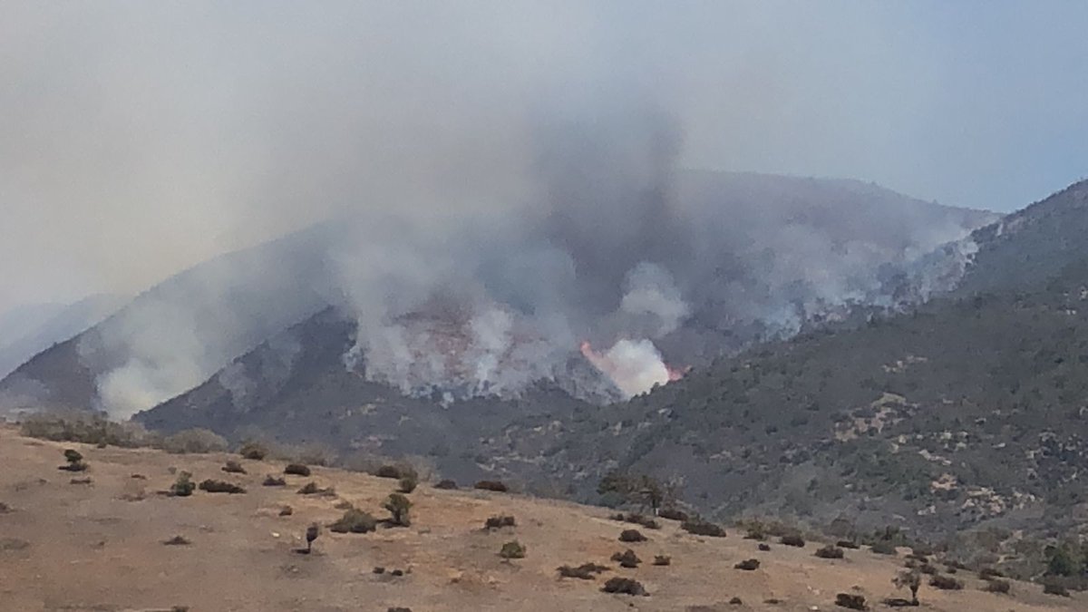 fire_hotshots's tweet photo. #incendioforestal #wildfire #losvilos #RegionCoquimbo 🇨🇱🔥 #CerroMinaLasVacas Superficie 350 hectáreas https://t.co/Jo8xO0YY3H