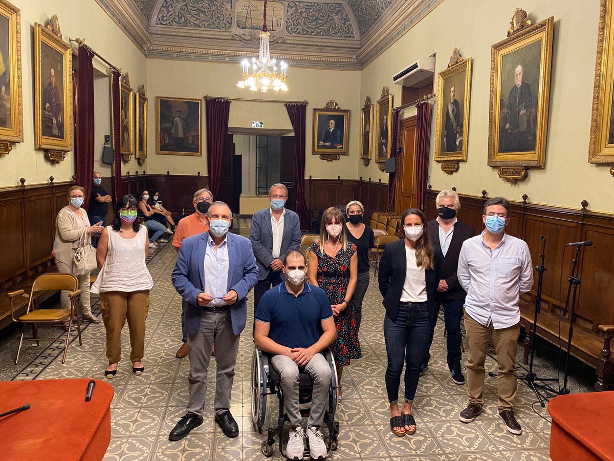 🏅L’alcalde de <a href="/VilafrancaAj/">Ajuntament de Vilafranca del Penedès</a>, <a href="/pereregull/">Pere Regull</a>, i la regidora d’Esports, <a href="/ANNADOBLASRUIZ/">ANNA DOBLAS RUIZ</a>, acompanyats de representants dels grups municipals, han rebut els esportistes vilafranquins <a href="/tponce87/">Toni Ponce</a> i Sara Loehr, que van obtenir medalles en els passats Jocs Paralímpics celebrats a Tokio.
1/3